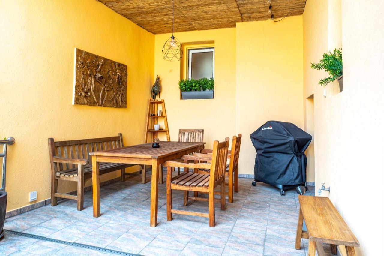 Apartamento Am Spittlerturm Núremberg Exterior foto