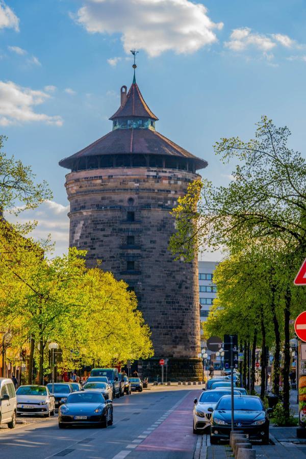 Apartamento Am Spittlerturm Núremberg Exterior foto
