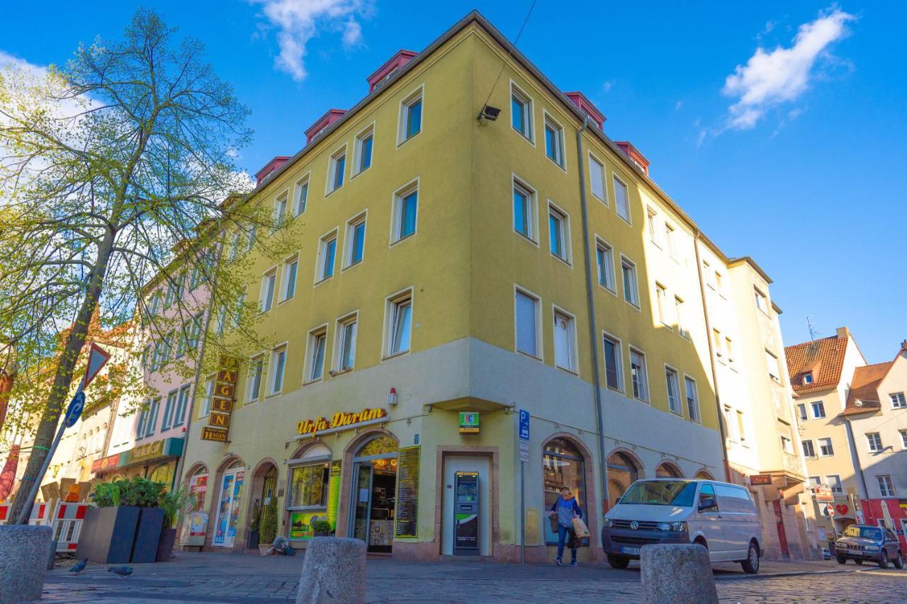 Apartamento Am Spittlerturm Núremberg Exterior foto