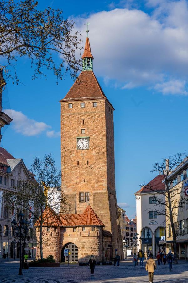 Apartamento Am Spittlerturm Núremberg Exterior foto