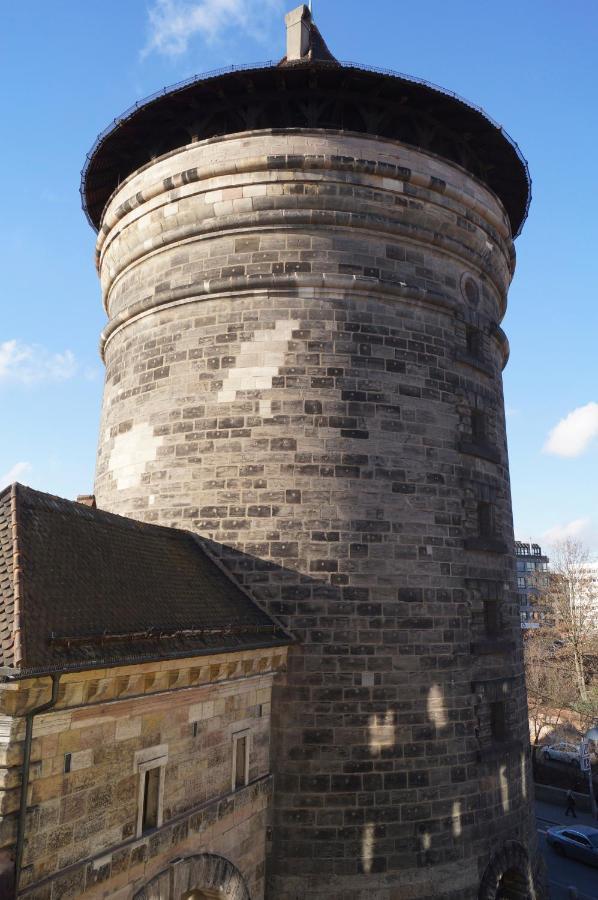 Apartamento Am Spittlerturm Núremberg Exterior foto