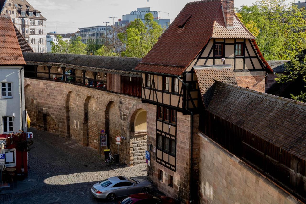 Apartamento Am Spittlerturm Núremberg Exterior foto